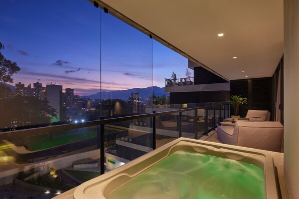 Private Hot Tub.