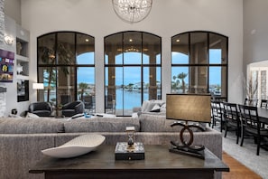 Great Room Overlooking The Pool And Lake