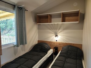 Chambre 2 mobil-home PMR
