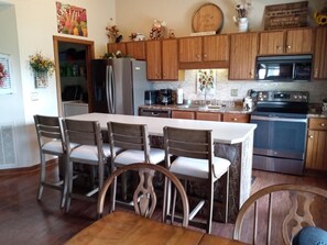 V401Kitchen