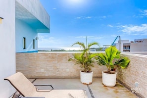 Where you can hang out between trips to the beach