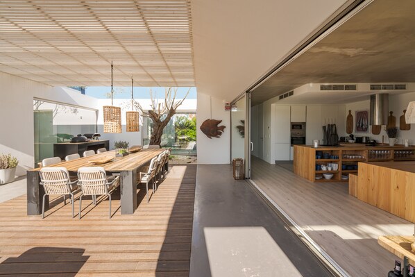 Outdoor dining