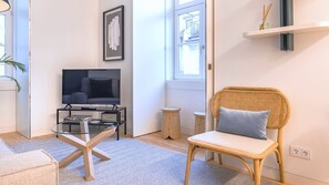 This elegant apartment has been thoughtfully designed to ensure that you have a truly memorable and comfortable stay, with all the amenities you may need #andoliving #memorable #comfortable #lisbon #pt #portugal