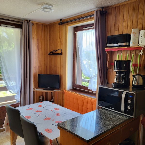 séjour avec  kitchenette 