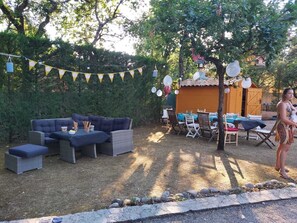 Outdoor dining