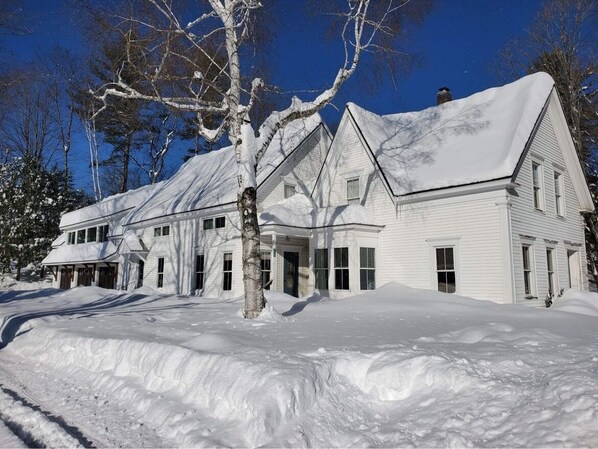 Okemo Ski House Sleeps 16 in 5 Bedrooms.
