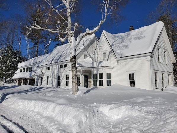 Okemo Ski House Sleeps 16 in 5 Bedrooms.
