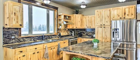 Bonners Ferry Vacation Rental | 2BR | 2BA | Step-Free Access | 2,000 Sq Ft