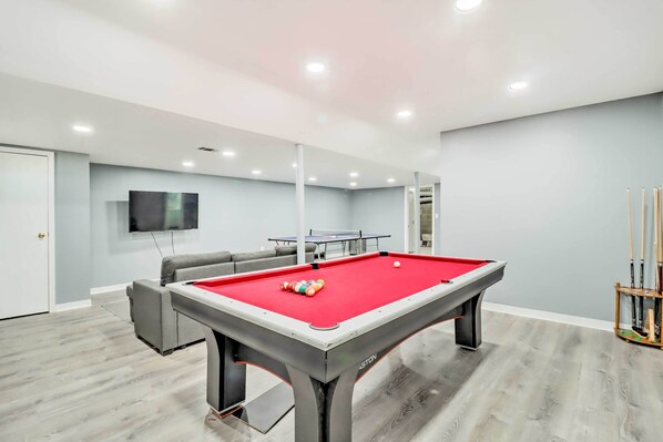 East Stroudsburg Vacation Rental | 5BR | 3BA | Stairs Required | 2,900 Sq Ft