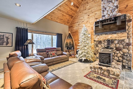 Phelps Vacation Rental | 1BR w/ Loft | 1BA | 1,830 Sq Ft | Step-Free Entry