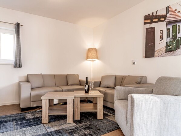 Furniture, Couch, Picture Frame, Table, Comfort, Wood, Window, Beige, Building, Interior Design