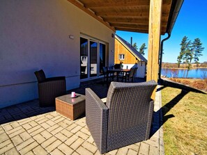 Eigentum, Himmel, Gebäude, Holz, Fenster, Beleuchtung, Gartenmöbel, Interior Design, Die Architektur, Veranda
