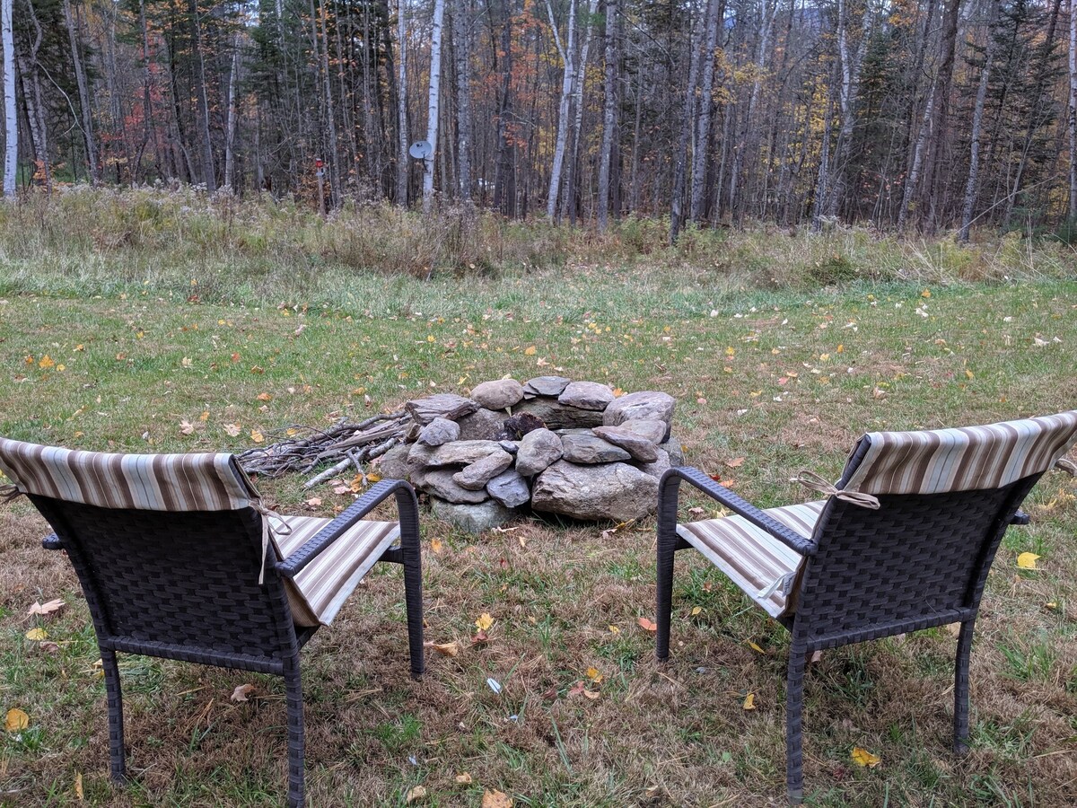 Black Bear’s White Mountain Log Cabin w/hot tub