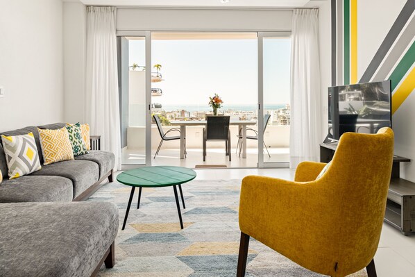Condo - Image 2