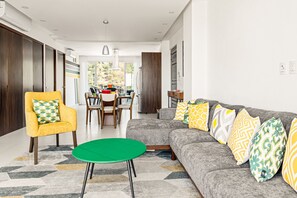 Condo - Image 3