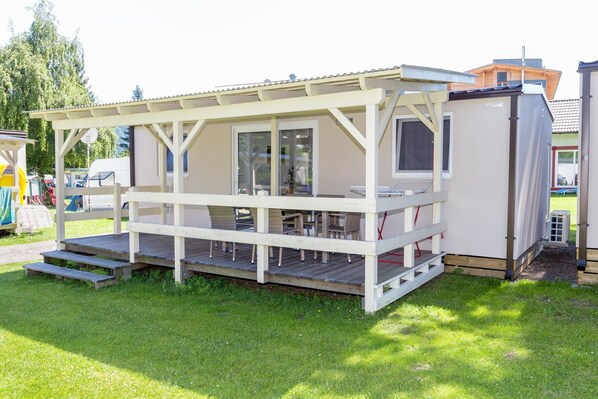 Außenseite Ferienhaus [Sommer]