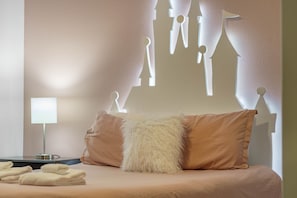 Bedroom #1 Queen - Themed!