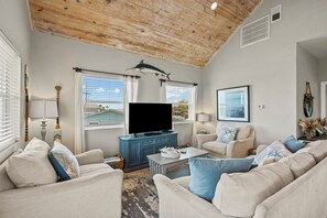 Views of the Ocean from the Kitchen & Living Room!