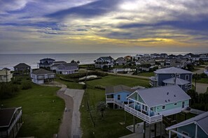 Gorgeous Beach views!!