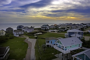 Gorgeous Beach views!!