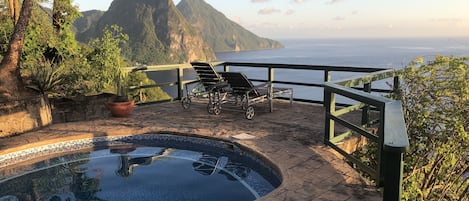 Cashew Villa pool deck