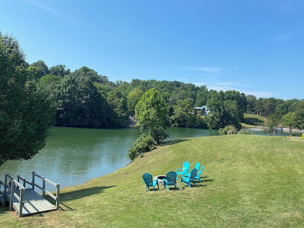 Located on a quiet cove in Moneta near R22