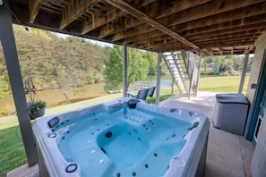 New 6-person hot tub with lake view