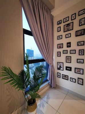 Corner Unit with extra Window and View