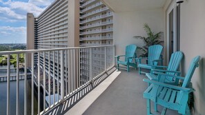 Laketown Wharf 1031 Balcony with Lake View