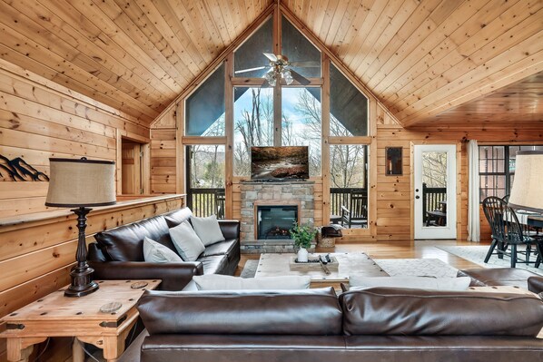 Oversized Cathedral windows, perfect for enjoying peaceful views of nature!