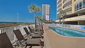 OVA404 Pool Area