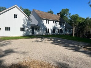 Front of the house, 2 car garage, with addt 4 car parking 