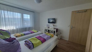 Schlafzimmer mit 2 Einzelbetten