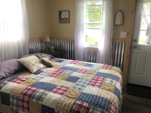 Bedroom (queen)
