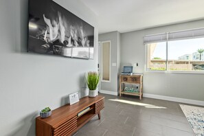 Smart WiFi/Bluetooth enabled TV.