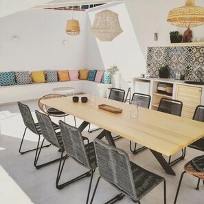 Outdoor dining