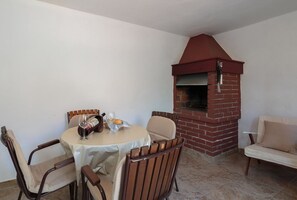 Dining room 2