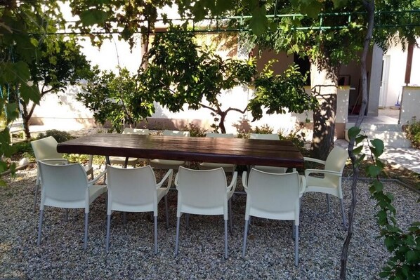 Outdoor dining