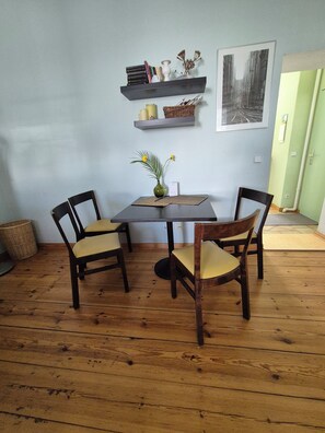 Essplatz im Wohnzimmer
