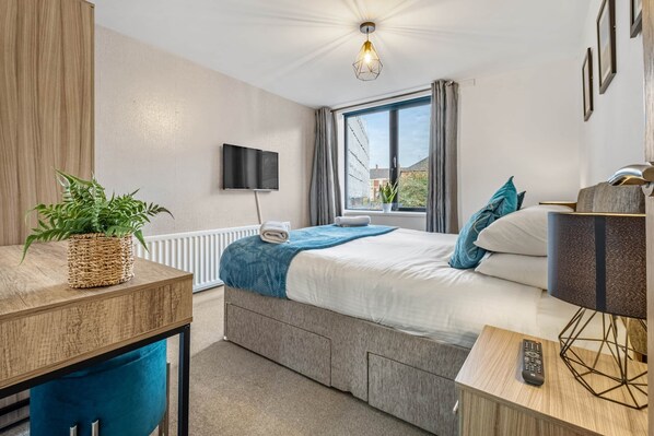 Double Bedroom (1)
