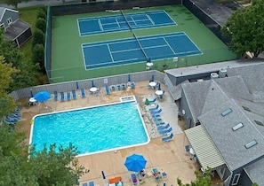 Cmmty Pool & Tennis