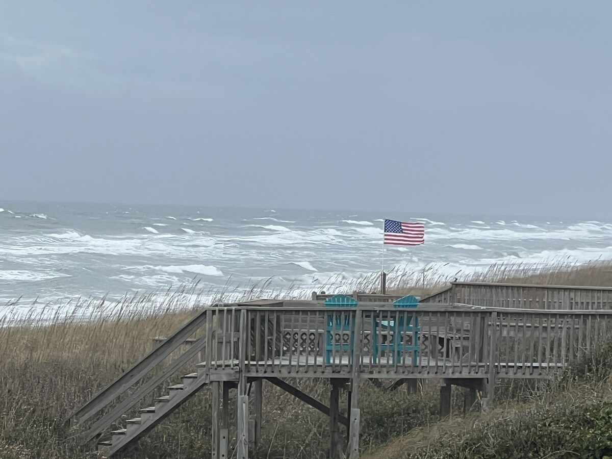Pine Knoll Shores Canal, NC Comfortable Beach Get-Away