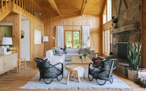Spacious living room