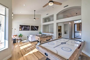 Spielezimmer