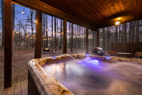 Indoor spa tub