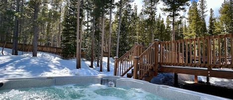 Enjoy relaxing in the hot tub with a beautiful view.