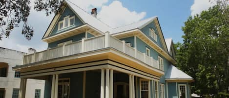 A beautiful 100 year old home restored to all her glory!