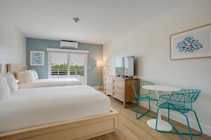 Unit with 2 Double beds and balcony