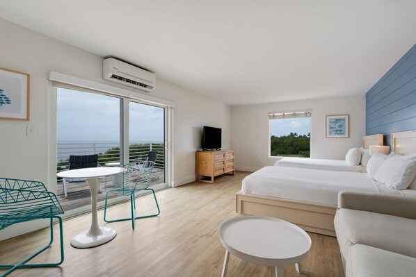 Unit with 2 Queen beds