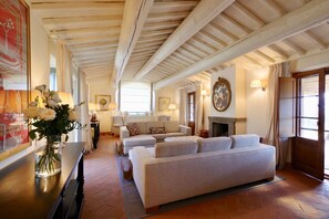 Camparone The West Wing Living Room.